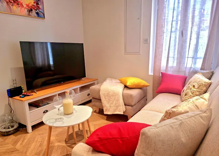 Studio 1 Sofa No Bedroom